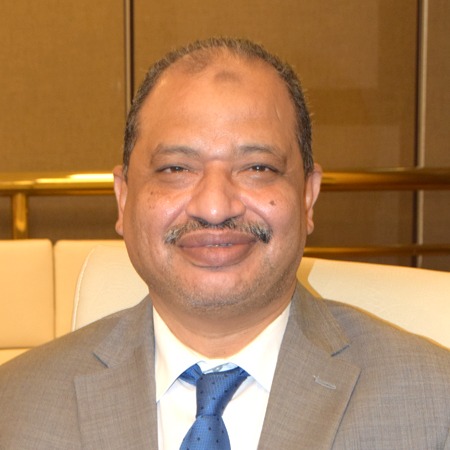 الأستاذ/ طه محمد محمود